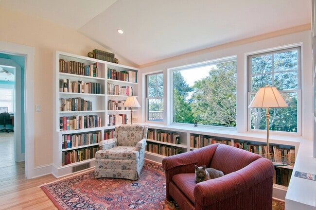 Building Photo - 144 Town Line Rd