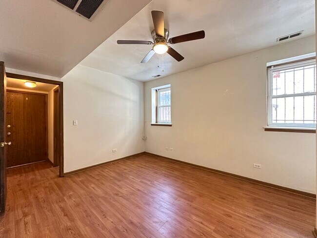 Building Photo - 3832 N Fremont St