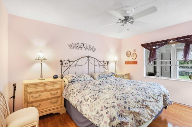 Building Photo - 3401 Spanish Trail S