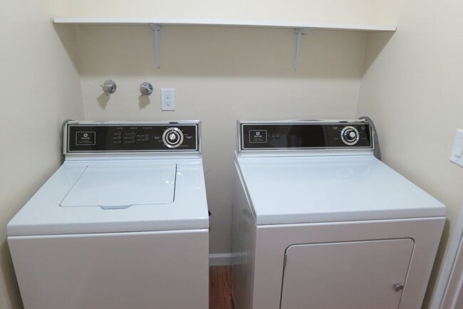 Building Photo - Cozy Two Bed Unit In Boulder