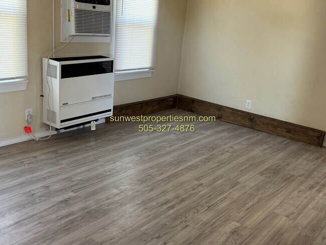 Building Photo - 320 N Loma Linda Ave