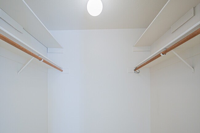 Building Photo - 1912 Magdalena Cir