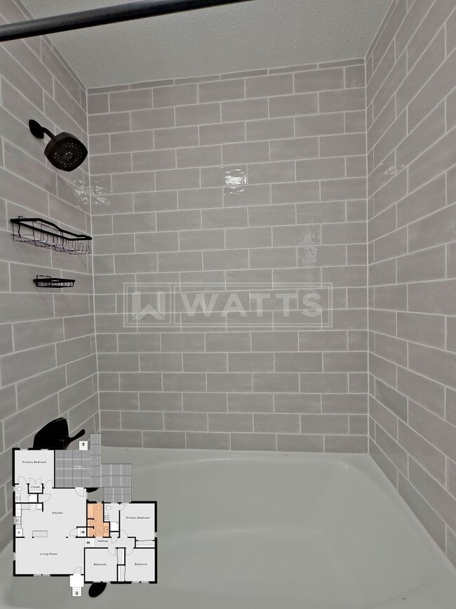 Building Photo - Great 4 Bedroom Split-Level Home in Heart of Hoover