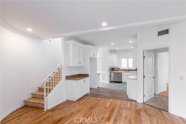 Building Photo - 1906 New York Dr