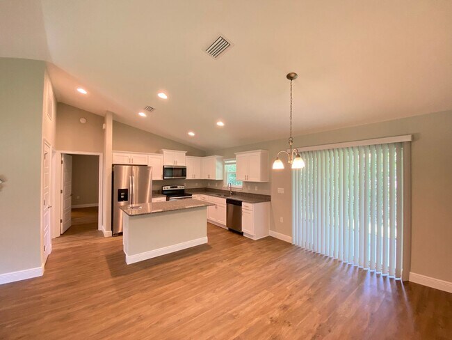 Building Photo - Beautiful home in Citrus Springs.