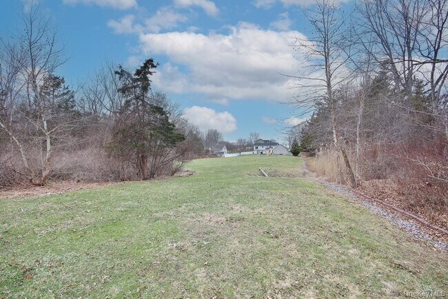 Building Photo - 478 Lake Rd