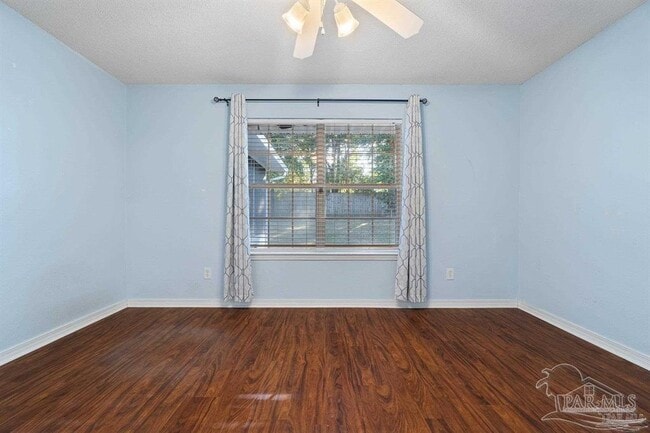 Building Photo - 547 Shiloh Dr