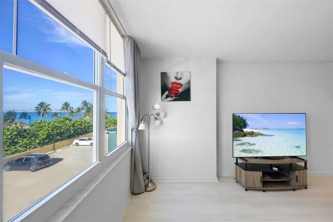 Building Photo - 2501 S Ocean Dr