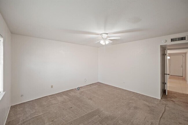 Building Photo - 15822 Danford Dr