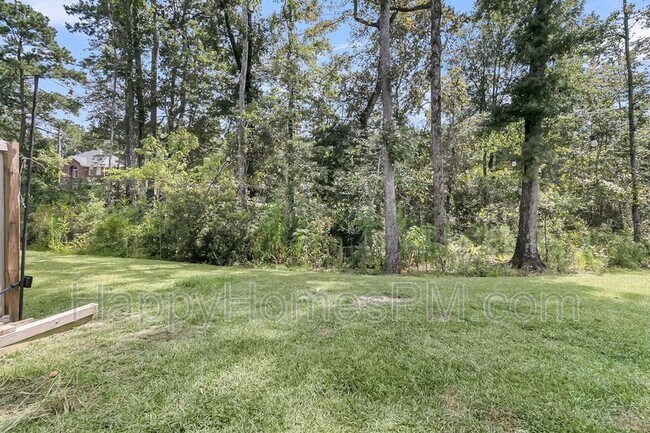Building Photo - 523 Green Fern Dr