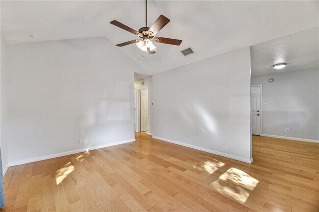 Building Photo - 5804 Cedardale Dr