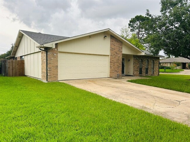 Building Photo - 16902 Castle Fraser Dr