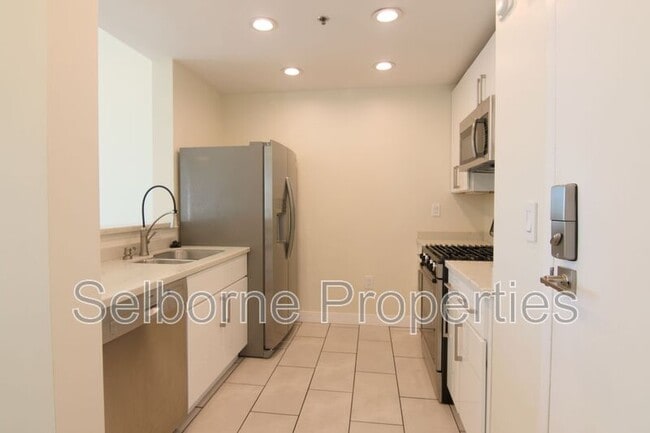 Building Photo - 1401 Jackson St