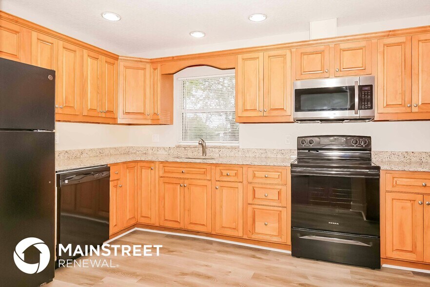 Building Photo - 38 Woodlake Dr