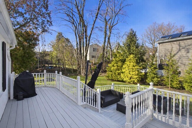 Building Photo - 37 Longview Dr