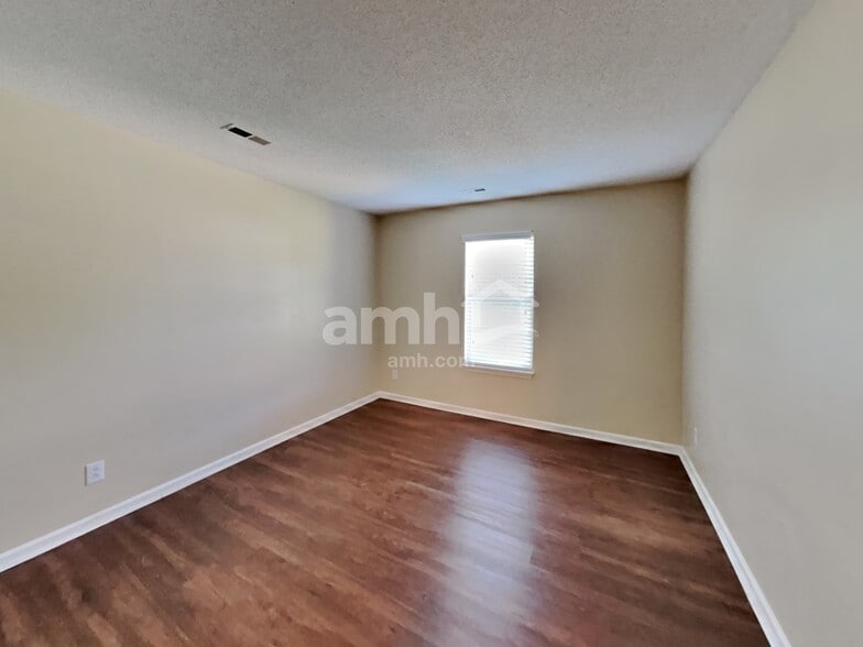 Building Photo - 7117 Daerwood Pl