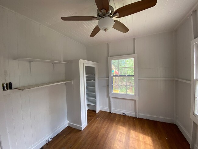 Building Photo - 33 Poni Pl