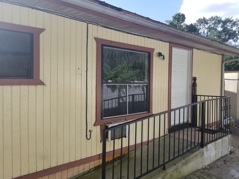 Main Entrance - 911 W Portage St