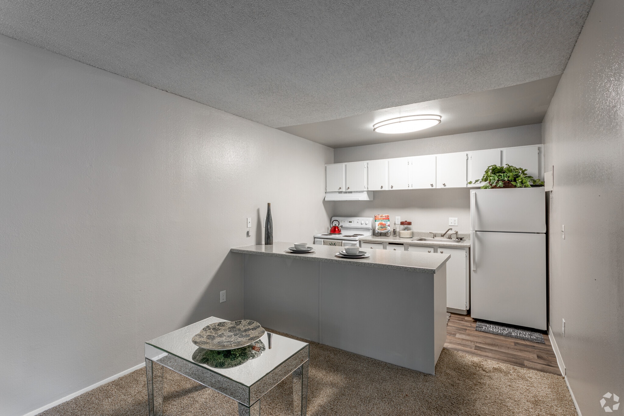 Studio - 450 SF - Kendall Ridge