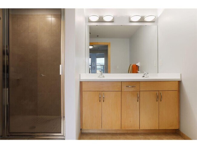 Building Photo - 401 N 2nd St