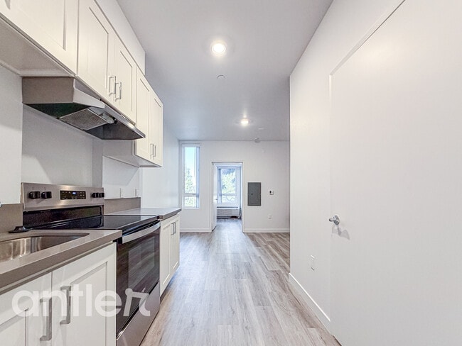 Building Photo - 4007 W Martin Luther King Jr Blvd