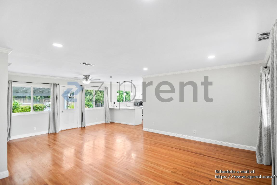 Building Photo - 8367 Cavalier Ln