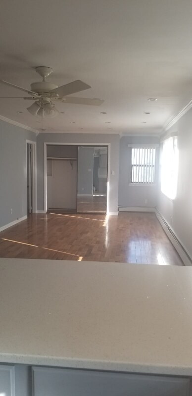 Building Photo - 570 Lincoln St