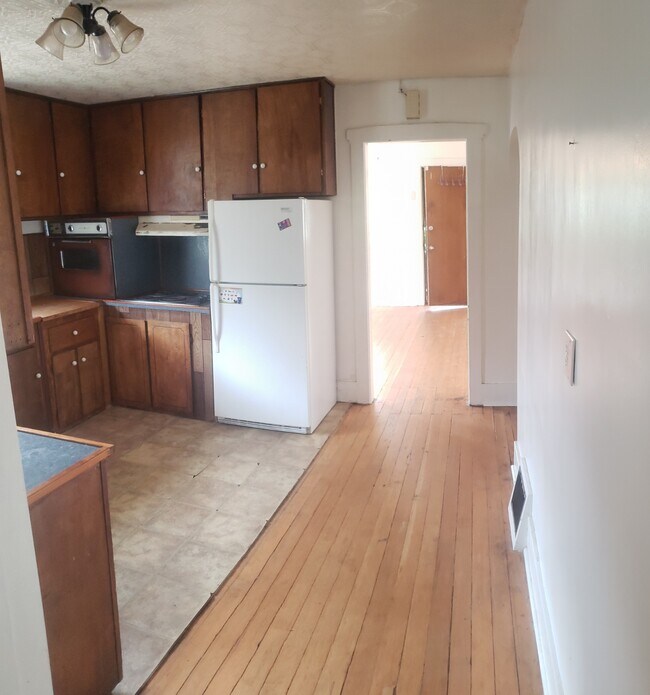 Building Photo - 144 N 1000 W