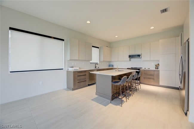 Building Photo - 4843 Frattina St.