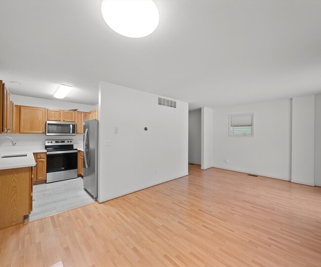 Building Photo - 905 Wildt St