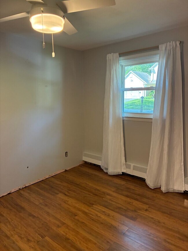 Building Photo - Charming ranch in beach community