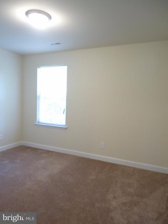 Building Photo - 10302 Bluebird Ct