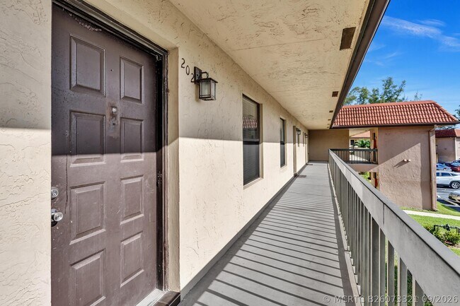Building Photo - 21904 Lake Forest Cir