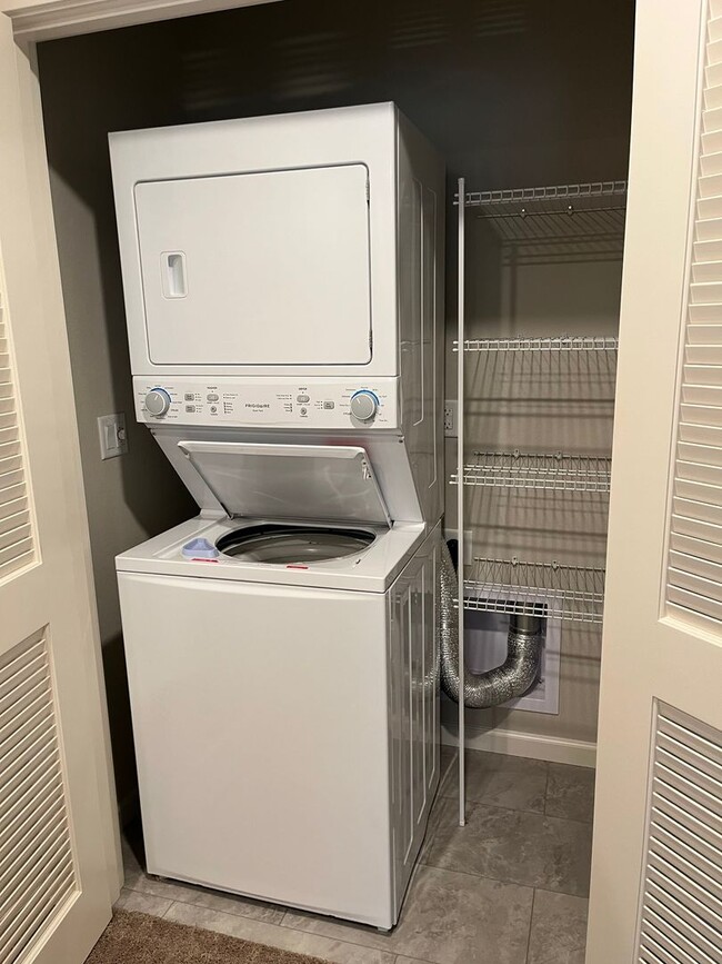 Building Photo - 12019 SE High Creek Rd