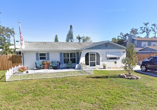 Primary Photo - 1535 Queen Rd