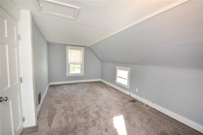 Building Photo - 144 Parce Ave