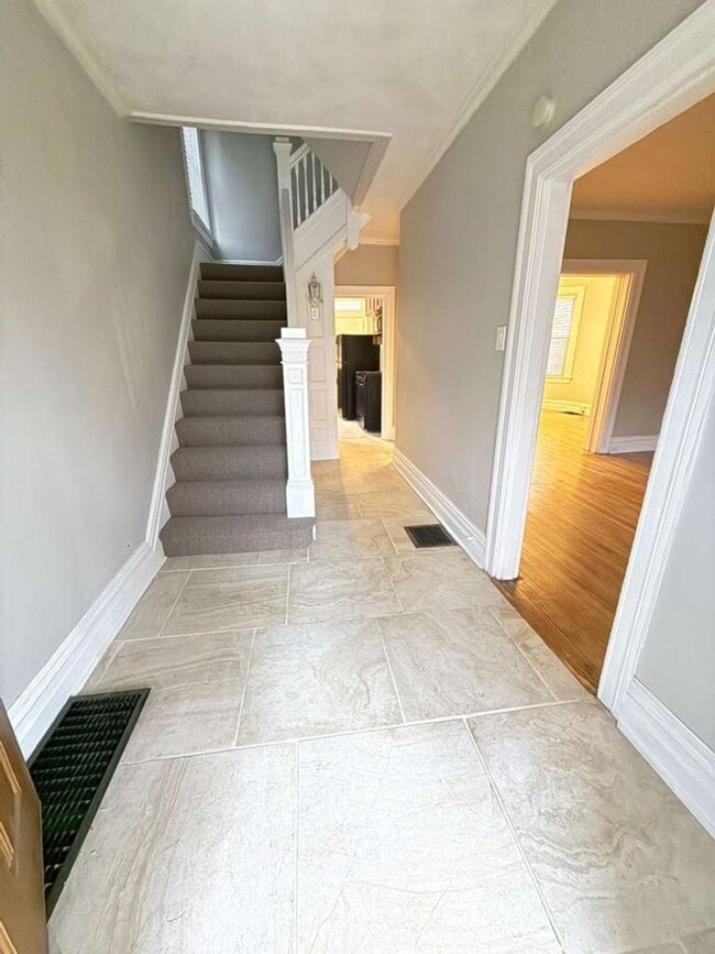 Building Photo - 3 Bedrooms 1 bath home for RENT!