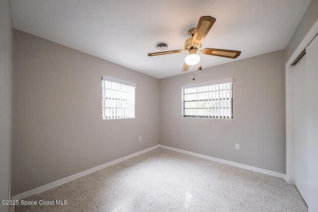 Building Photo - 319 Coral Reef Dr