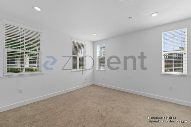 Building Photo - 34856 Awning Ter