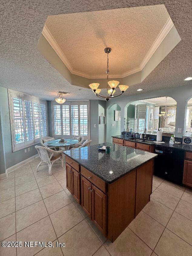 Building Photo - 110 S Serenata Dr