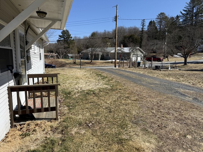 Building Photo - 43 Pleasant View St