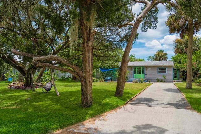 Building Photo - 144 Menendez Rd