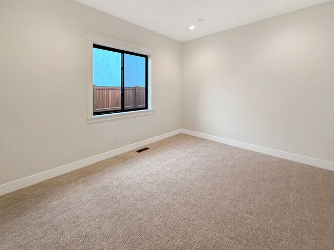 Building Photo - New Construction 4-Bedroom Home in Eagle’s Centerra Community Near Downtown, Trails & Shopping wi...