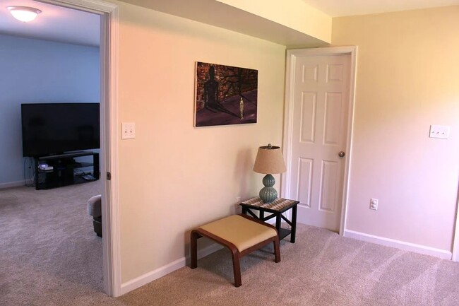 Building Photo - 42 Mullens Cir