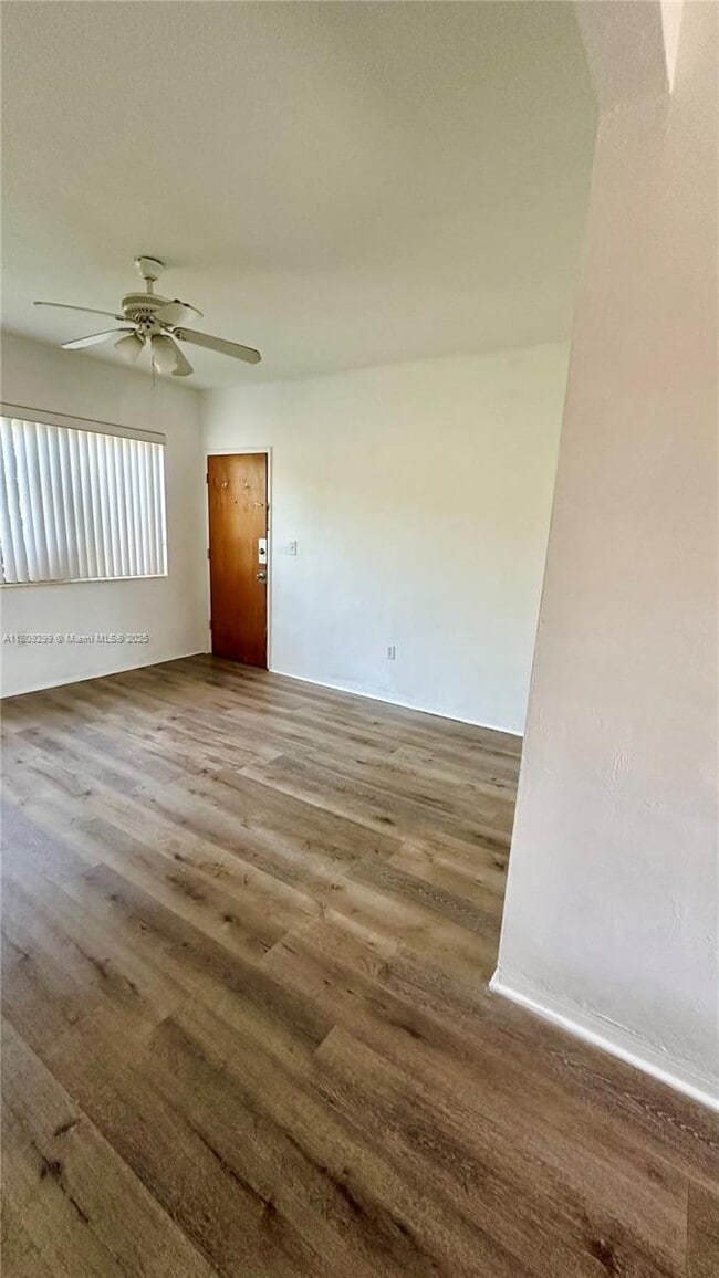 Building Photo - 4740 Pine Tree Dr
