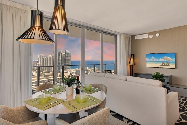 Building Photo - 4010 S Ocean Dr
