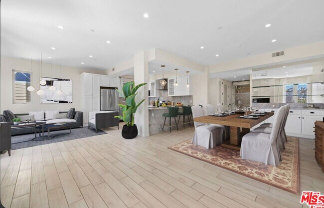 Building Photo - 1654 Greenfield Ave