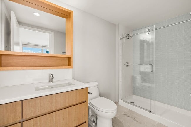 Building Photo - Sky Ala Moana West — 2 Bed / 2 Bath / 2 Pa...