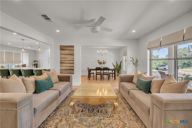 Building Photo - 513 Santa Clara Rd