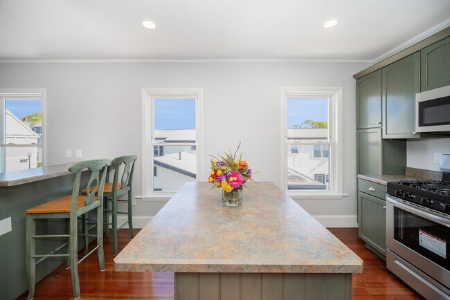 Building Photo - 108 N Main St